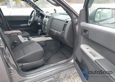 2009 Ford Escape Xlt z USA, uszkodzony, nr VIN 1FMCU93G49KA12311